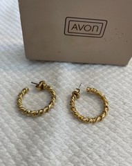 Avon Vintage 1984 Braided Hoop Earrings – Goldtone