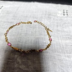 Vintage Avon Bracelet Open Bezel Pink Stone Gold Tone Chain 8″ Signed Dainty