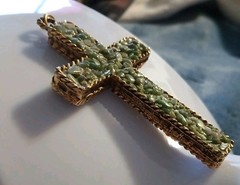Vintage Large Cross 3″Pendant (Heavy) Braided Goldtone Jade Chipped Stone Cross