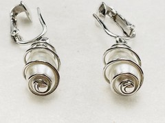 Sarah Coventry Dangle Tear Drop Caged Faux Pearl Silver Tone Clip on Earrings