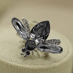 Cute Bee Brooch Fashion Crystal Insect Corsage Women Pin Vintage Enamel Brooch