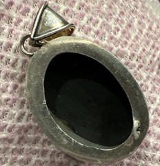 VTG Resin Sterling Left Facing Black & White Cameo Pendant Costume Jewelry