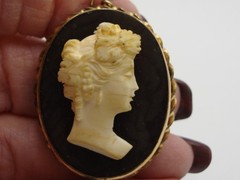 LOVELY VINTAGE D’ABROS GOLD FILLED CAMEO PIN/PENDANT!