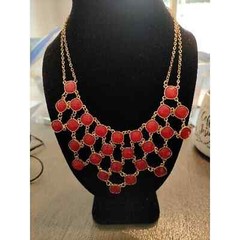 NY RED BIB NECKLACE ACRYLIC, LIGHT WEIGHT AND VERY PRETTY. GOLD TONE CHAIN 20″