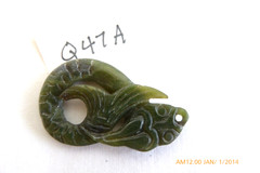 VINTAGE CARVED LUCKY JADE FISH PENDANT