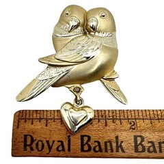 Vintage A.J. Gold Tone LOVE BIRDS with Dangle Heart Brooch Pin