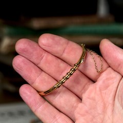FABULOUS ANTIQUE VICTORIAN ENGLISH 15K GOLD GARNET COILED SNAKE BANGLE 1891