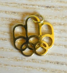 VINTAGE 1976 MONTREAL OLYMPICS GOLD TONE CHARM PENDANT MARKED 1972