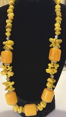 Vintage Yellow Orange Chunky Acrylic Resin Statement Necklace Butterscotch Bead