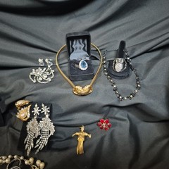 Jewelry Vintage to Modern Costume Mixed Lot Estate Gold Tone
