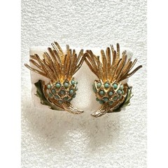 Vintage Coro Thistle Earrings Turquoise Color Beads Clip On