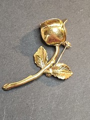 Vintage Monet Gold Tone Rose Brooch Long Stem Pin Polished Flower Romantic 3D