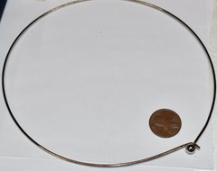 VINTAGE SILVERTONE NECK WIRE CHOKER NECKLACE * EASY CLASP CLOSURE