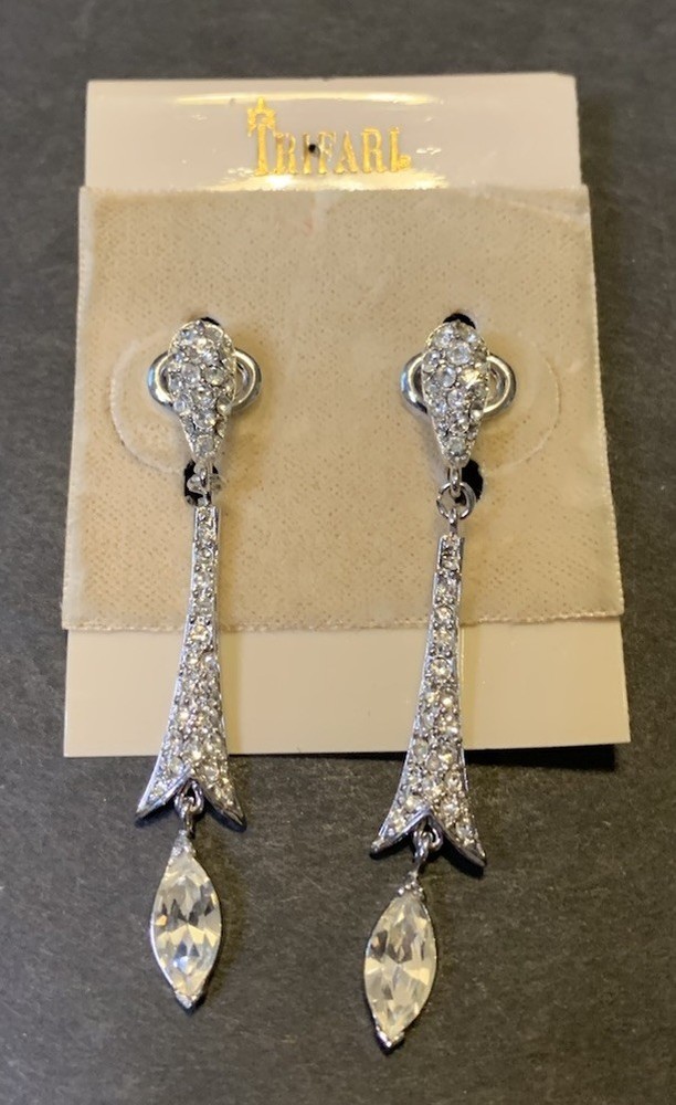 Vintage Trifari Silver Clear Rhinestone Drop Dangle Earrings Clip-on New Sparkle