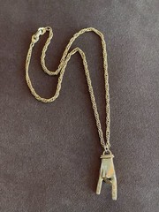 Vintage Gold Tone Italian Mano Cornuto Pendant Good Luck Charm Necklace