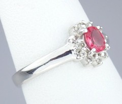 Beautiful Vintage Estate Solid 9K White Gold Red Spinel Floral Ring Size 7