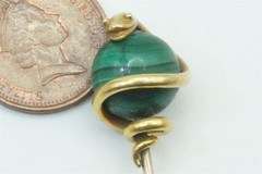 ANTIQUE VICTORIAN ENGLISH 15K GOLD MALACHITE COILED SNAKE STICKPIN C1870