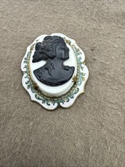 Vintage Cameo Enamel Brooch Pin Gold Tone RARE