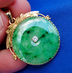 EARTH MINED Green Jadeite JADE DIAMOND Vintage Deco Pendant 14K GOLD Medallion