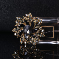 Hot Sale Luxury Women Crystal Flower Brooches Elegant Lady Vintage Plant Pins