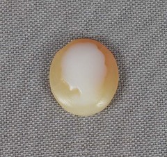 4 vintage SHELL CAMEOS