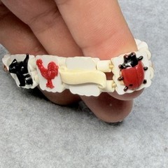 Vintage 80’s Charm Bracelet Plastic Child Kids White Elastic – 6″ Wrist