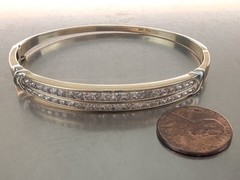 14K Gold Bangle Hinged Safety Clasp 42 Graduated Diamonds VTG, 14.83 grams