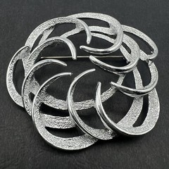 Vintage Signed Sarah Coventry Tailored Swirl Textured Silver Tone Brooch Pin