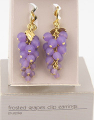 1989 Avon Frosted Purple Grapes Clip Earrings Gold Tone Dangle Drop Cluster