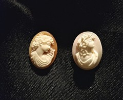 Set of 2 Vintage Shell Oval Loose Cameos Beige Cream Classical Female Profile