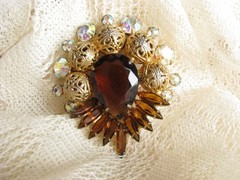 Vintage JULIANA D&E TOPAZ Root Beer BROOCH Rhinestone & Filigree Ball BOOK PIECE
