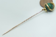ANTIQUE VICTORIAN ENGLISH 15K GOLD MALACHITE COILED SNAKE STICKPIN C1870