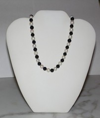 Vintage 14k clasp Yellow Gold Onyx & Cultured Pearl Beaded Strand Necklace 18″