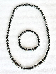 VINTAGE SET HEMATITE STONE BEADED 23″ NECKLACE & 8.25″ BRACELET – HAND KNOTTED