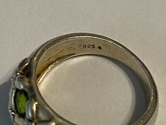 Vintage 925 Sterling Silver Ring Size 7 1/2 Green Crystals INDIA 925 6 gr