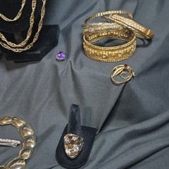 Jewelry Vintage to Modern Costume Mixed Lot Estate Gold Tone