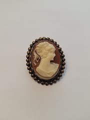 Vintage Cameo Brooch Pin