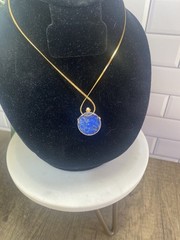 Vtg Bob Hope Desert Classic 1984 Lapis Lazuli Pendant with 18″ Chain Gold-tone
