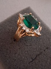 14K gold plated Lind Cubic Zirconia halo green stone vintage ring. SZ 4.5