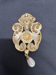 Jeff Lieb Gold Tone Brooch READ Rhinestones Red Cabochon Pearl Drop Elegant Vint