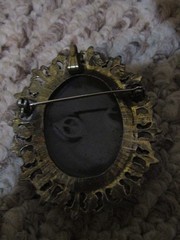 Elegant Woman Cameo with Pearls Around Edging No Makers Marking