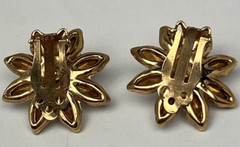Vintage Gold Plated Crystal Clear Rhinestones Flower Design w/faux pearl center