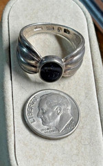 HELEN ANDREWS Vtg HAN THAI 925 Sterling Silver sz 8.5 RING Black Onyx Cabochon