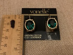Vintage VONELLE Swarovski Green Crystal Earrings 14KT GF Leverback On Brand Card