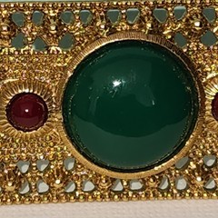 #2412, ETRUSCAN BROOCH VINTAGE FAUX JADE CARNELIA 1980-1989