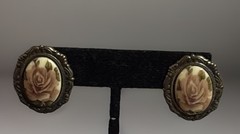 Vtg Signed Sarah Coventry Rose Floral Cameo Pendant Necklace Matching Earrings