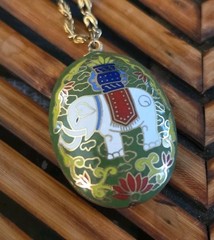 VINTAGE 2” Oval Cloisonné Elephant Necklace Pendant White/Blue/Red/Green Enamel