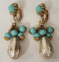 Vintage Kramer New York Turquoise Bead Faux Baroque Pearl Clip Earrings 2.5″