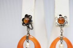 vintage carnelian oval circle dangle center pearl screwback earrings #0101