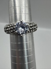 Jw1 Large Solitaire Gem With Smaller Gems Costume Fashion Ring Size 8.5 d47